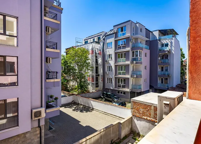 Comfort Corner - 1bd With Balcony By Flat Mаnager 公寓